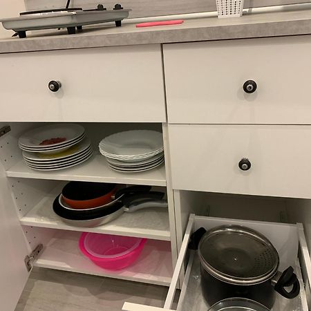 Deni'S Apartments Per 4 Syracuse Eksteriør bilde