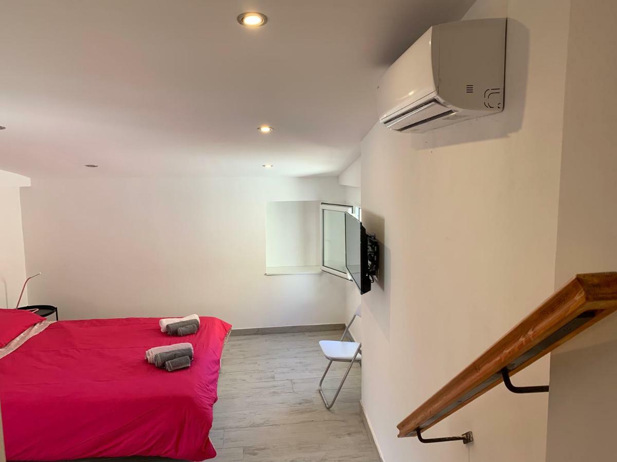 Deni'S Apartments Per 4 Syracuse Eksteriør bilde