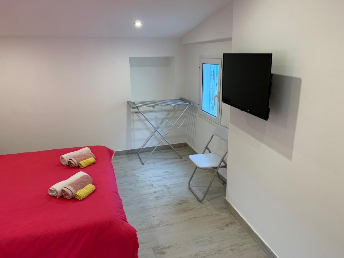 Deni'S Apartments Per 4 Syracuse Eksteriør bilde